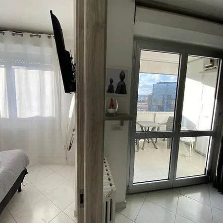 Vesucharme Flat